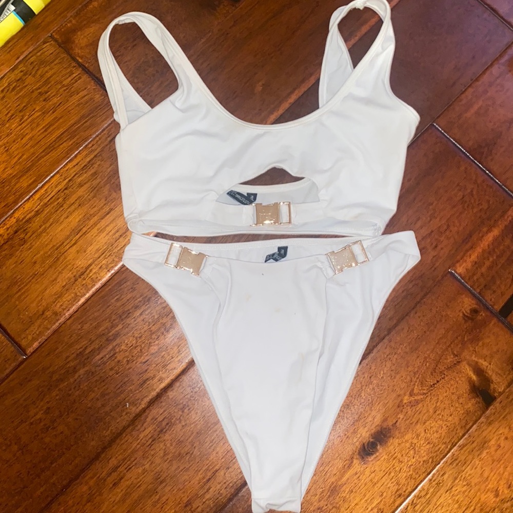 COPY - Worn once! White buckle bikini !